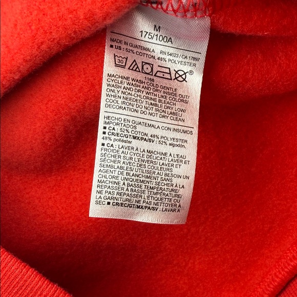 Red Christmas old Navy Sweatshirt men’s size medium. Never been worn. Holiday - Picture 5 of 6